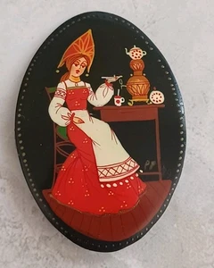 Vintage Handpainted Russian Samovar Black Laquer Brooch Fairytale Lady Red Dress - Picture 1 of 2