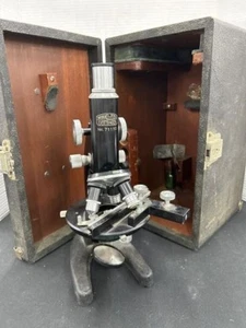 WINKEL-ZEISS GOTTINGEN Microscope NR 71110 in case - Picture 1 of 5