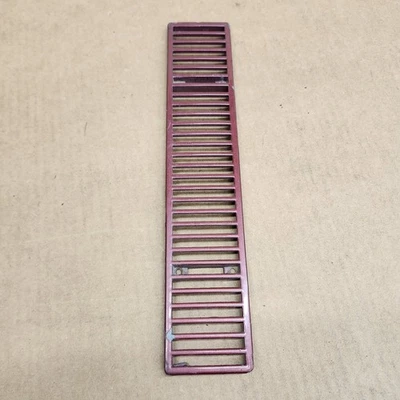 Rejilla de ventilación de cubierta trasera Corvette 68-76 C3 Astro roja OEM BUENA Foto 1 de 4