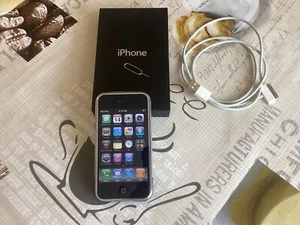 iPhone 2G 1 Generation gebraucht 8 GB ohne simlock A1203 - Bild 1 von 3