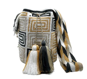 Wayuu bag hand-woven by members of the Colombian indigenous tribe 1041 - Picture 1 of 1