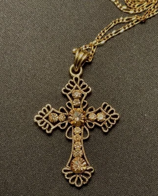 "Preciosa cadena de 18"" con estrás ámbar cruz de 2"" de oro galvanizado 14k" Foto 1 de 3