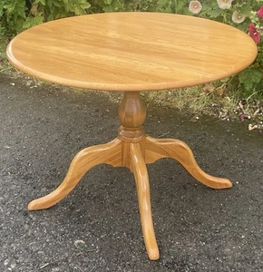 MODERN SMALL ERCOL CHESTER CICULAR DINING TABLE CLEAN CONDITION WE DELIVER - Picture 1 of 14