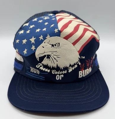 Gorra de camionero de malla vintage America 3 rayas águila calva estos colores no corren” Foto 1 de 4