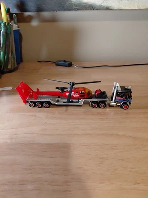 Semirremolque cabina Majorette Super Mover Ford CLT 9000 con helicóptero de rescate Gazelle Foto 1 de 4