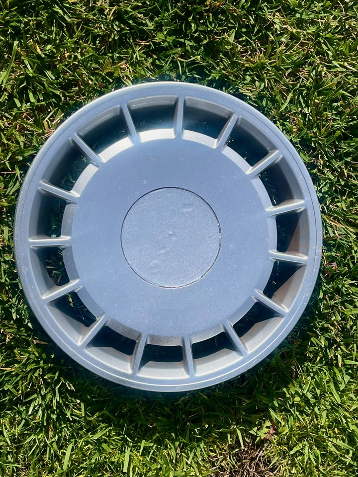 Tapacubos Volvo 240 242 244 89-93 ruedas 14 pulgadas, p/n 3540176, 62002 A 01 Foto 1 de 1