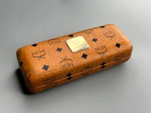 Nuevo Estuche Rígido MCM para Gafas de Sol Anteojos Marrón Con Logo - Imagen 1 de 4