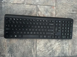 HP SK-2061 Wireless Keyboard without dongle - Picture 1 of 3