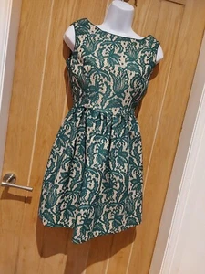 Splendido abito Zara con pizzo verde - oro / crema taglia XS - Foto 1 di 12