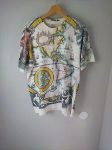 T-Shirt Vintage 92 flüssigblau reich Normandin AOP Weltkarte Atlas 2-seitig - Bild 1 von 6