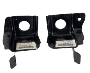 MITSUBISHI OUTLANDER MK3 2015-2022 PAIR OF RADIATOR HOLDER BRACKETS NEW GENUINE - Picture 1 of 5