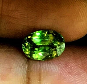 2.21cts Ravishing Color Natural Fire Sparkling Green Sphene Oval Loose Gemstone - Picture 1 of 3