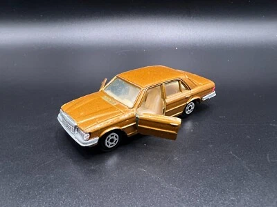 Yatming Mercedes 450 SEL Gold Opening Doors Hong Kong HK No 1061 - Image 1 of 4