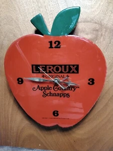 Orologio da parete vintage LEROUX LIQUORI originale Apple Country grappa 10 1/2" x 13" - Foto 1 di 6