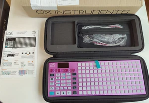 OXI INSTRUMENTS | OXI ONE MK1 Magenta Edition + Travel Case - Bild 1 von 5