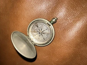 Vintage Keuffel & Esser K & E New York Pocket Navigation Compass WORKING WWII - Picture 1 of 10