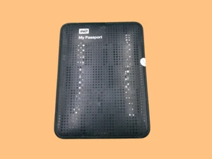 Disque Dur Externe WD My Passport 1 To WDBBEP0010BBK-03, Utilisé, Avec Câble - Photo 1/4