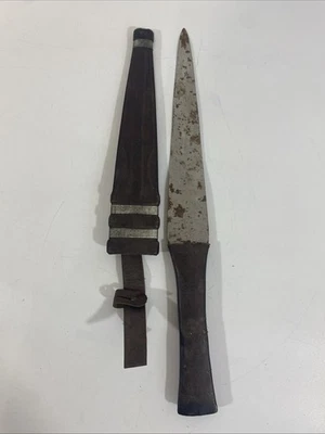 Антикварный африканский суданский? Или арабский стальной кинжал кожаные ножны и ручки - Изображение 1 из 4