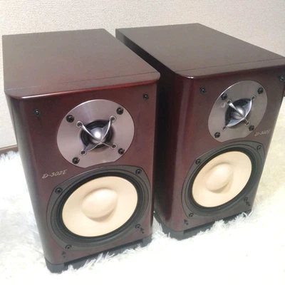 ONKYO D-302E 2-Way Bookshelf Speakers Pair Same Serial Working Japan - Image 1 of 4