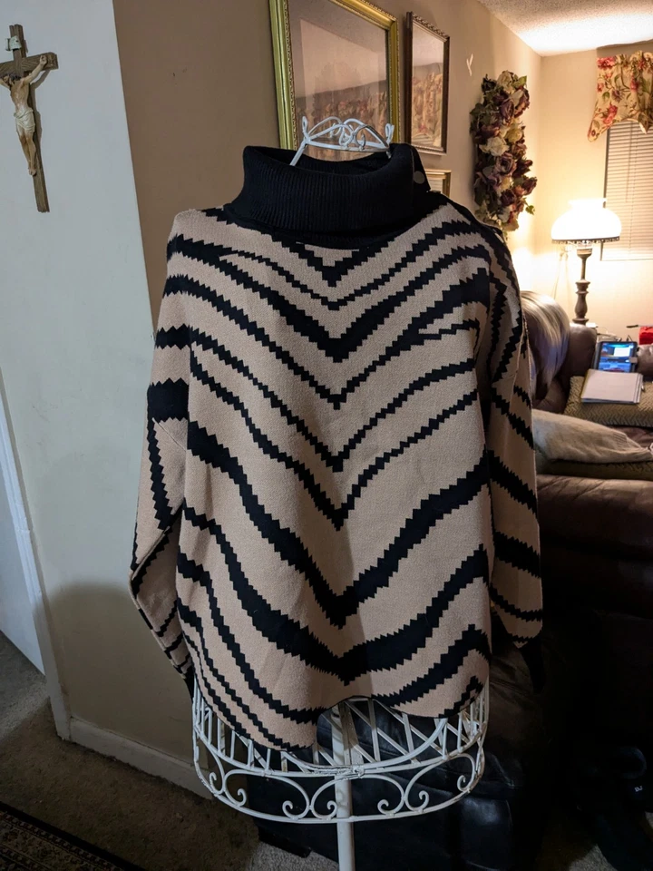 Suéter Nicole Miller, Nueva York, Talla XL Camel y Cuello Capucha Negro NUEVO Foto 1 de 4