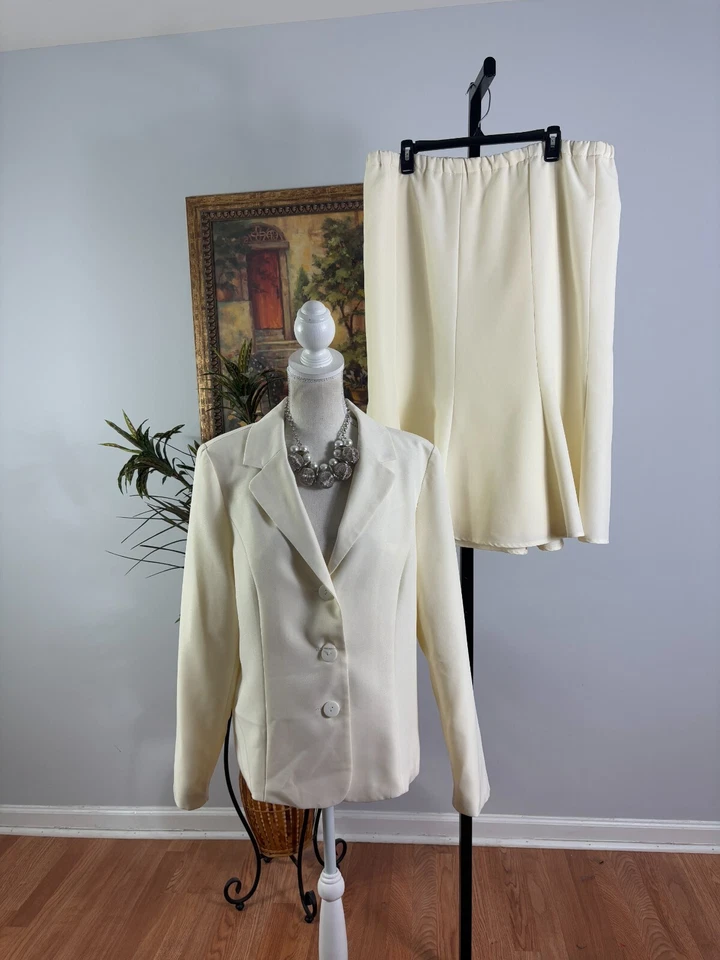 Tiana B. Blazer and Skirt Womens 14 Cream Notch Lapel Long Sleeve Button Front - Image 1 of 4