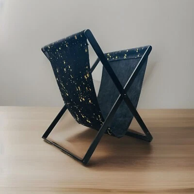 Nuevo soporte de revista/periódico plegable de metal con salpicaduras doradas y cuero negro Foto 1 de 4