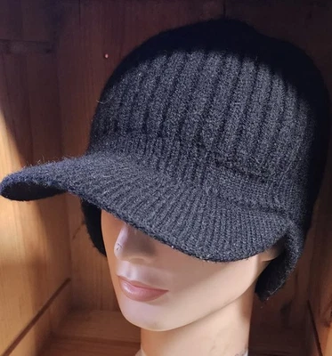 Gorro negro de invierno tejido con ala estilo béisbol unisex Foto 1 de 3
