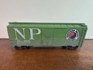 HO Scale Accurail Weathered 40' Northern Pacific NP Box Car # 46141 - Picture 1 of 6