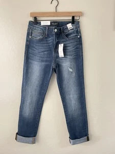 judy blue women jeans Mid Rise Straight Fit Distressed Medium Wash NWT 29 - Picture 1 of 16