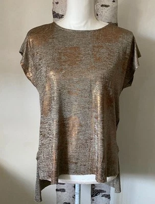 Camiseta Dantelle Dorada Metálica Brillante Manga Casquillo Elástica Alto-Lo Dobladillo Crudo Talla Pequeña Foto 1 de 4