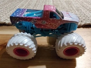Camioneta pickup Sparkle Smash Monster Jam 1/64 Spin Master Series 28 suelta - Imagen 1 de 9