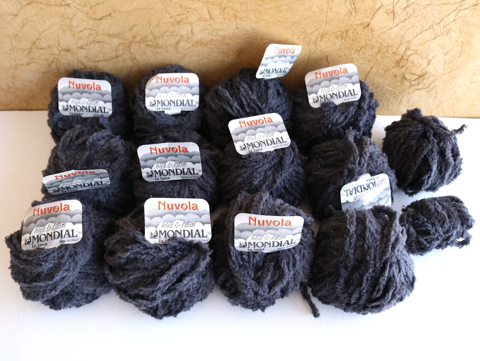 12 Mondial La Lana Yarn Gray Color 91 - 50 gram/ea Merino Wool Acrylic Nuvola - Image 1 of 4