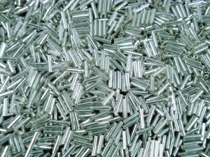 Bugle Beads 6mm Clear Silver Lined 100g Glass Tube Long Hollow - Foto 1 di 2