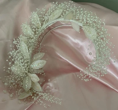 Белая свадебная повязка на голову/головной убор спрей жемчуг блестки и листья - Изображение 1 из 4