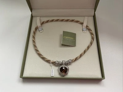 JUDITH RIPKA Collar En Caja Cuarzo Ahumado Corazón Seda Corda y Borde Plateado NUEVO Foto 1 de 4