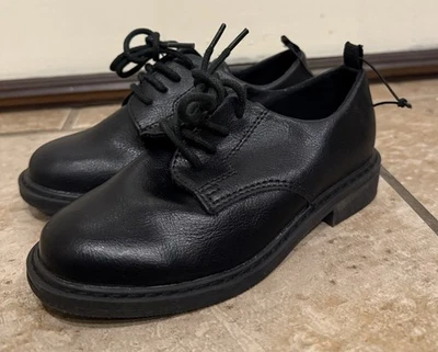 Nuevos zapatos de vestir negros H&M con cordones para niños pequeños talla 9C Foto 1 de 4