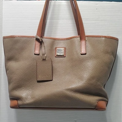 Bolso de Hombro Dooney Bourke Charleston Dos Tonos Marrón Guijarro Cuero Foto 1 de 4