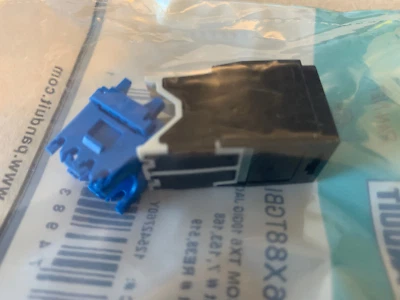 Conector Mini-Com Panduit CJ6X88TGBL Cat6a 10 Gig Foto 1 de 2