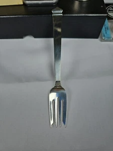 Tiffany & Co. ‘Hampton’ Sterling Silver 7” Salad Fork - No Monogram - Picture 1 of 7