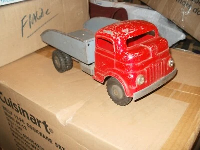 VINTAGE WINDUP STRUCTO GARBAGE TRUCK STEEL#822 - Image 1 of 4