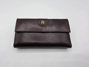 Vintage Etienne Aigner Womens Wallet Mahogany Gold Accents - Picture 1 of 6
