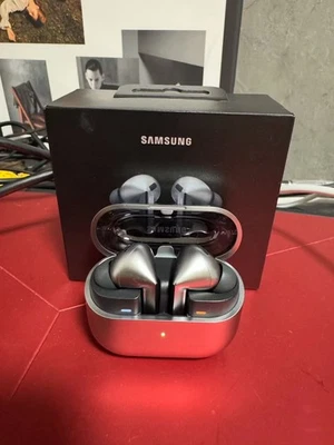 Brand New SAMSUNG Galaxy Buds 3 Pro True Wireless Bluetooth Earbuds Silver - Image 1 of 4