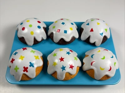 Discontinued Melissa & Doug Learning Resources 6 Cupcakes Toy Matching Set Sort - Image 1 of 4