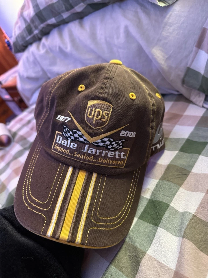 UPS Racing Dale Jarrett 条纹NASCAR帽子签名密封交付超级罕见 — 第 1/4 张图片