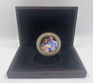 THE DUKE AND DUCHESS OF CAMBRIDGE 24ct gold-plated Large Cased 2013 $5 Coin - Picture 1 of 3