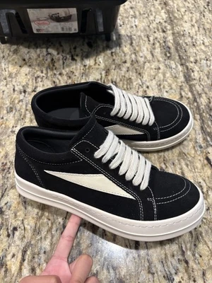 Rick Owens Vintage Sneakers – Black & Crème Low-Tops – Size 40 – Minimal Wear - Image 1 of 4