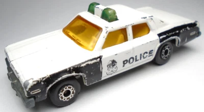 1979 MATCHBOX LESNEY SUPERFAST NO.10 PLYMOUTH GRAN FURY 1:64 WHITE 3" POLICE CAR - Image 1 of 4