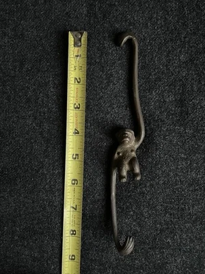 Винтажная чугунная вешалка для обезьян S 9 дюймов - Изображение 1 из 3