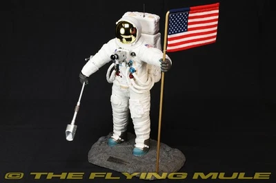 Hobby Master 1:8 NASA Neil Armstrong Apollo 11 - Image 1 of 4
