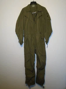 Mono de tripulación de vehículo de combate del ejército militar de Estados Unidos FR 1985 pequeño regular 112-F - Imagen 1 de 8